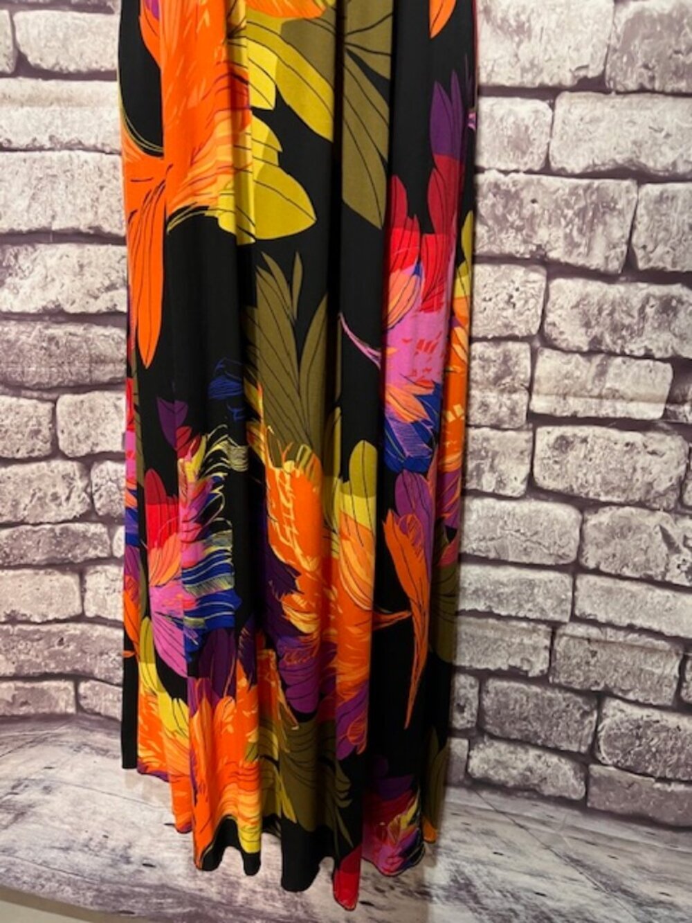Xtraordinary Multicolored V-Neck Dress Size M - Picture 3 of 8